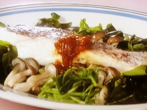 【きょうの料理ビギナーズ】白身魚のレンジ蒸し 梅じょうゆだれのレシピ・藤野嘉子