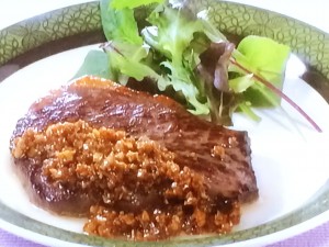 【きょうの料理ビギナーズ】ビーフステーキ にんにくバターソースのレシピ・河野雅子
