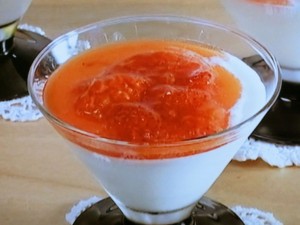 【キューピー３分クッキング】ヨーグルトゼリー いちごソースのレシピ・小林まさみ