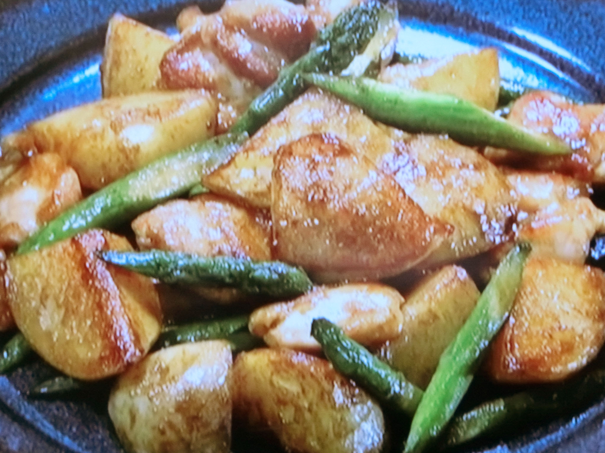 Nhkきょうの料理 鶏ももと新じゃがのカレーオイスター炒め のレシピby小林まさみ 4月2日 おさらいキッチン