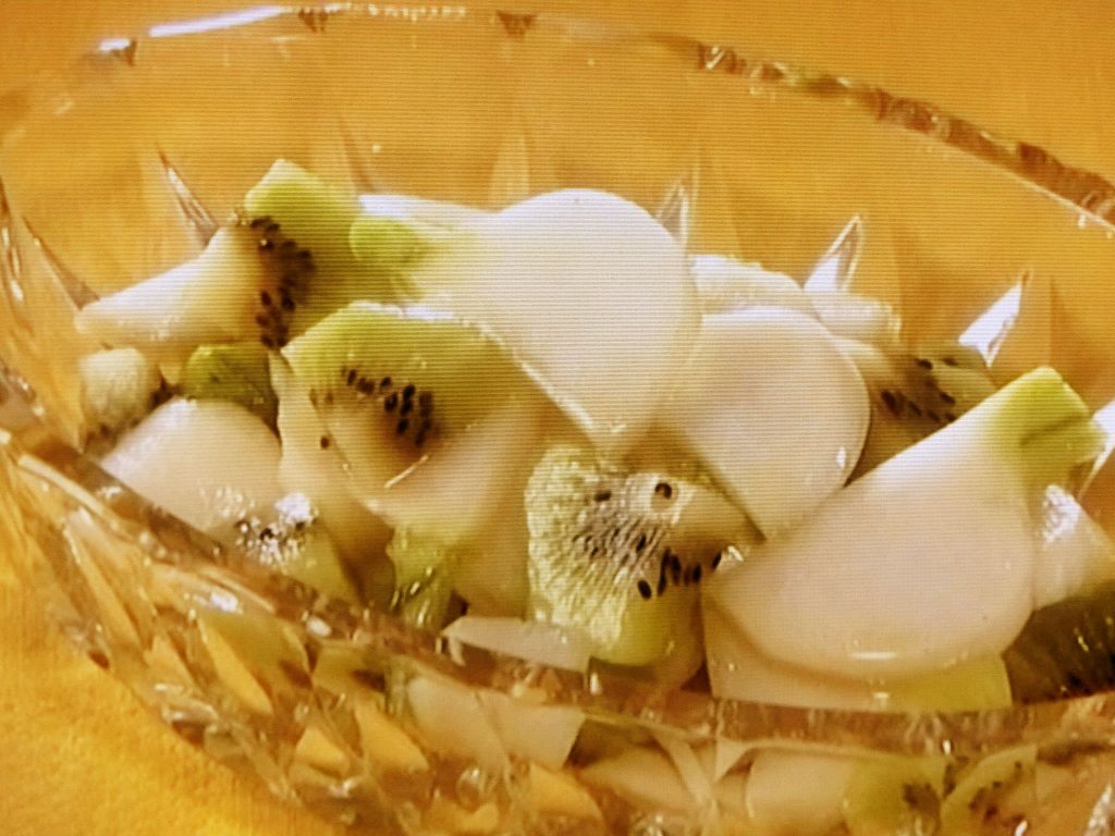 【きょうの料理ビギナーズ】かぶとキウイのサラダのレシピ・藤野嘉子