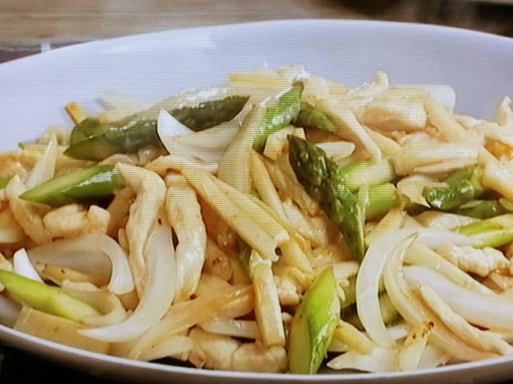 【キューピー３分クッキング】グリーンアスパラ、たけのこ、新玉ねぎの中華炒めのレシピ・石原洋子