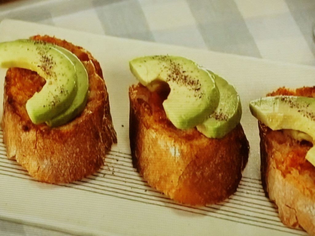 【きょうの料理ビギナーズ】トマトアボカドトーストのレシピ・藤野嘉子