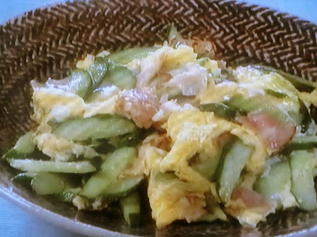 【きょうの料理ビギナーズ】きゅうりとベーコンの卵炒めのレシピ・藤野嘉子