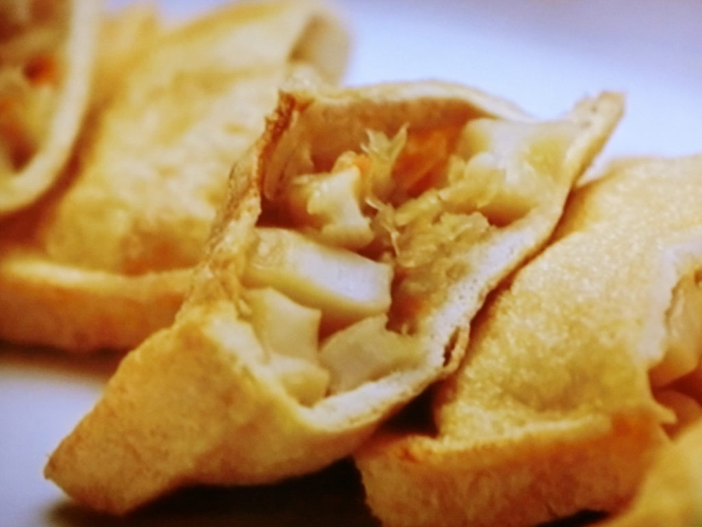 【きじまりゅうたの小腹すいてませんか？】ちくわぶと野菜のチーズいなり焼きのレシピ・きじまりゅうた