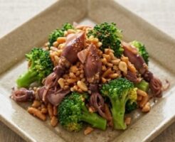 沸騰ワード10のレシピ・ホタルイカとブロッコリーの柿ピー和え