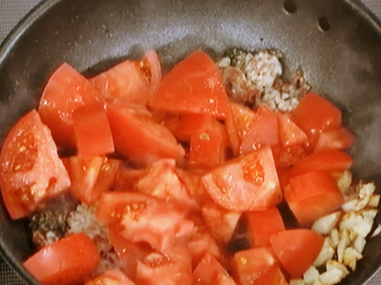 フレッシュトマトソースのスパゲッティ レシピ