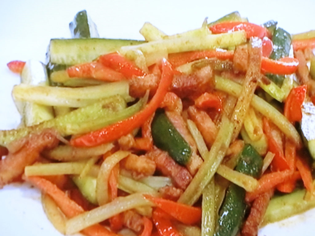 【キューピー３分クッキング】夏野菜と厚切りベーコンのカレー炒めのレシピ・石原洋子