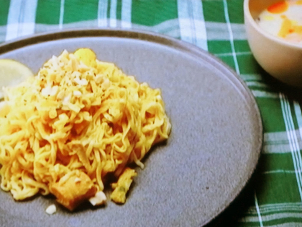 【きじまりゅうたの小腹すいてませんか？】カップ麺のカレーパッタイと冷製豆乳シーフードスープのレシピ・きじまりゅうた