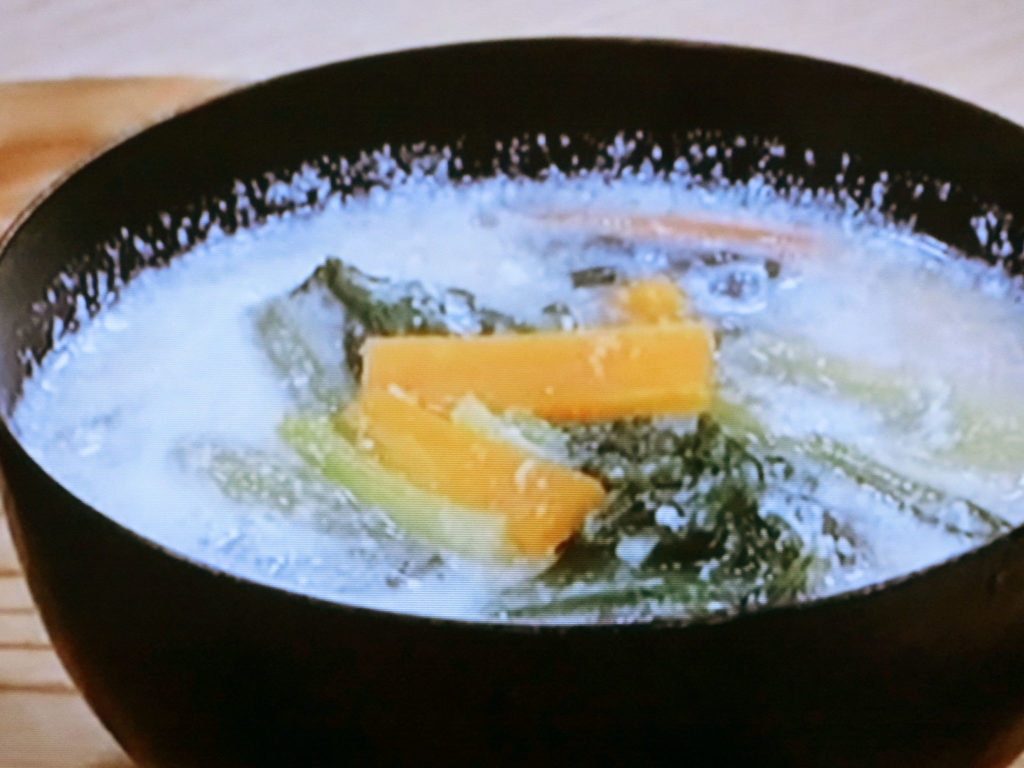 【きょうの料理】小松菜とにんじんのみそ汁のレシピ・藤井恵