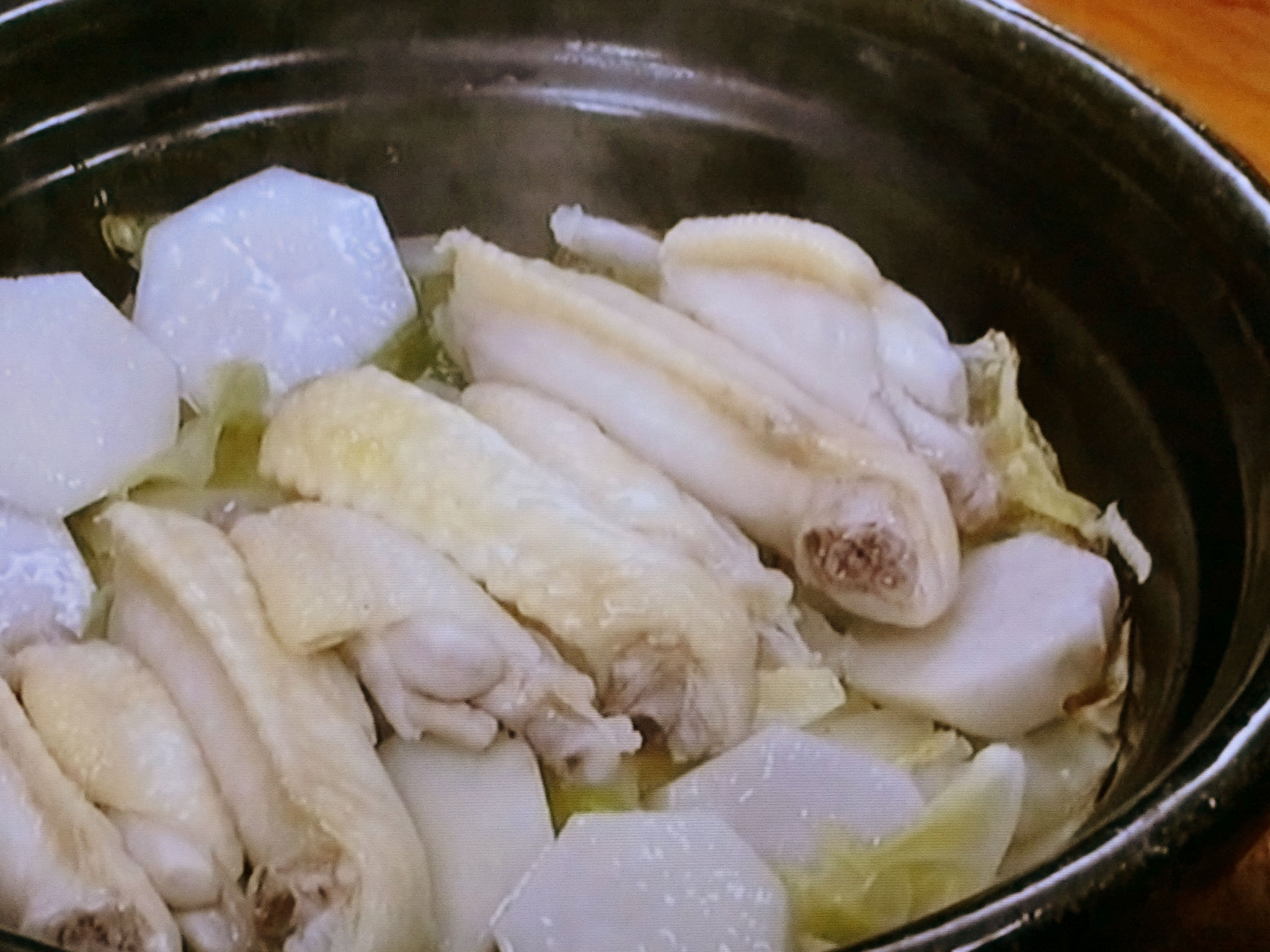 Nhkきょうの料理 鶏手羽中と冬野菜の重ね蒸し煮 のレシピby上野直哉 12月1日 おさらいキッチン