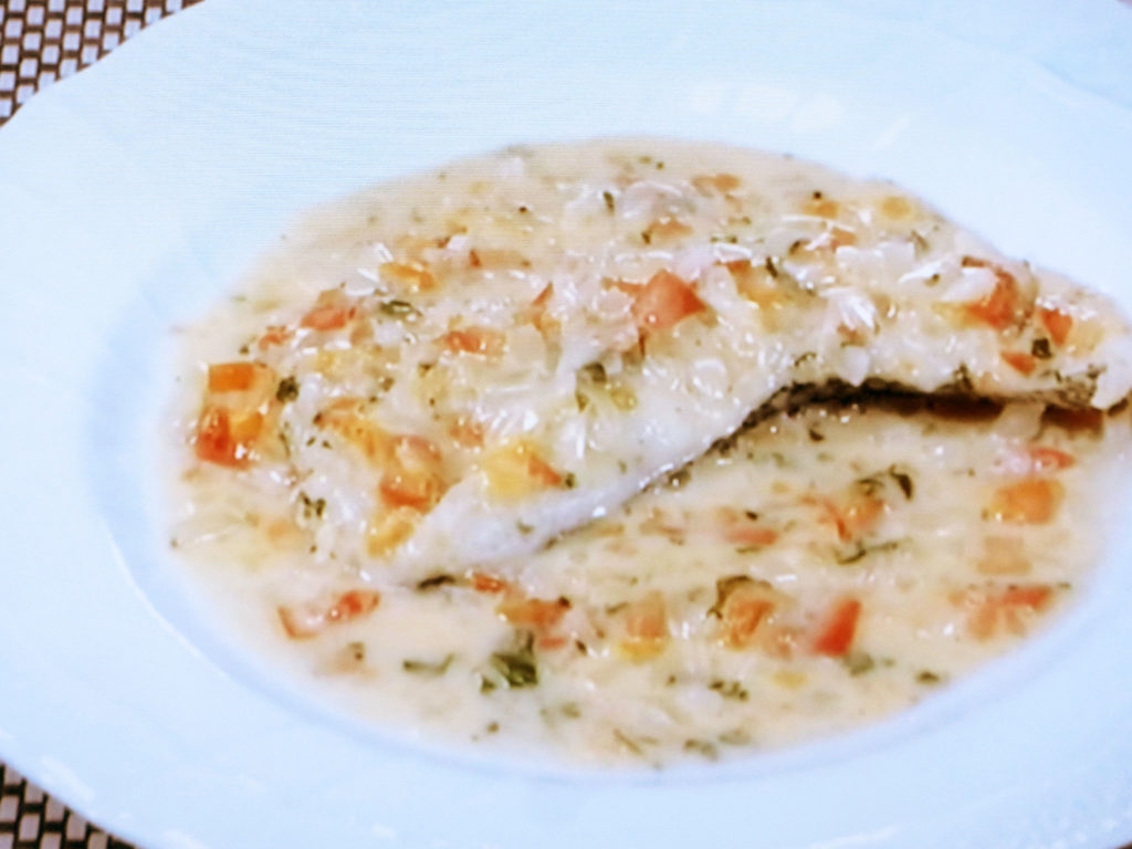 【ひるまえほっと】白身魚の蒸し煮 ～トマトとハーブのバターソースがけのレシピ・川上文代