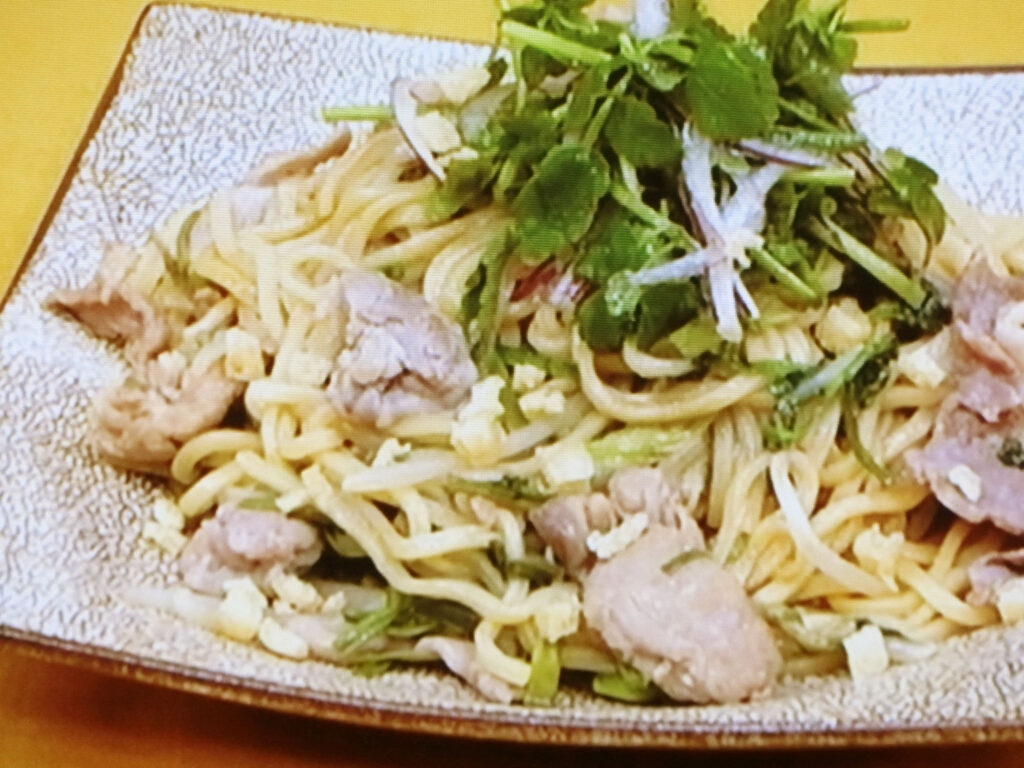 【ノンストップ】セリのエスニック焼きそばのレシピ・坂本昌行・坂本昌行のOne Dish