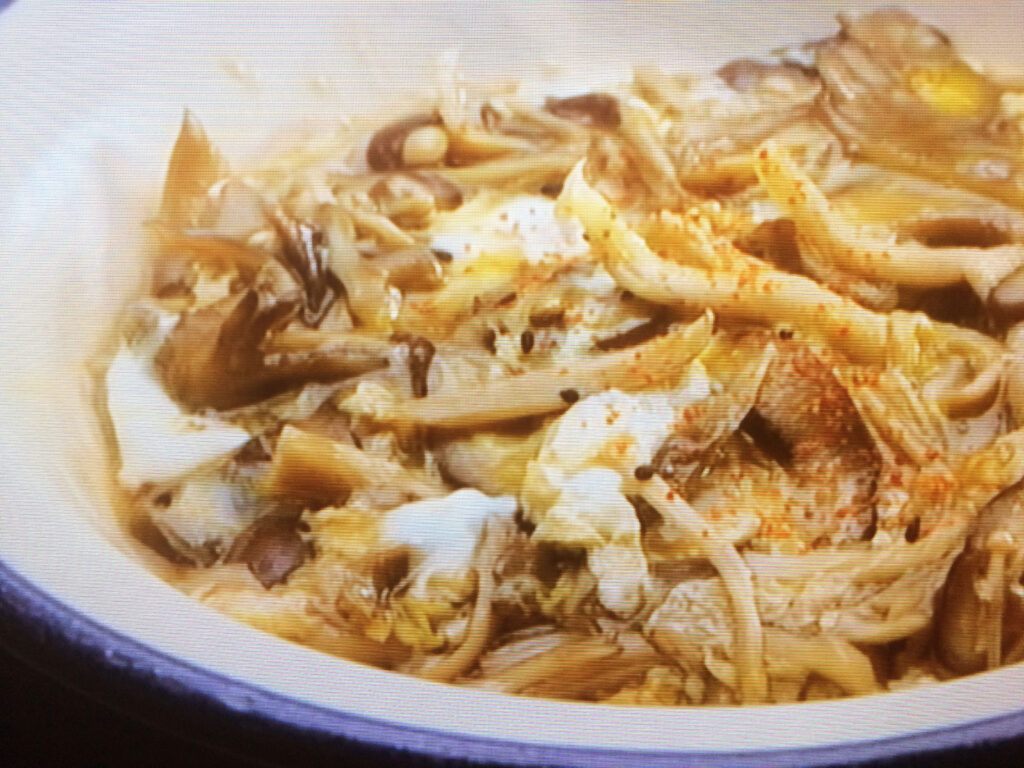 【きじまりゅうたの小腹すいてませんか？】イロイロきのこの卵とじのレシピ・きじまりゅうた