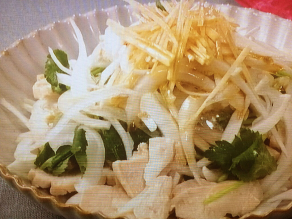 【きょうの料理ビギナーズ】レンジ蒸し鶏と春野菜のサラダのレシピ