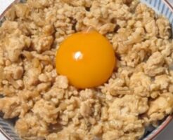 きょうの料理ビギナーズのレシピ・しっとり肉そぼろ丼