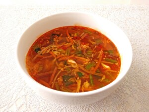 牛肉のユッケジャン風スープ