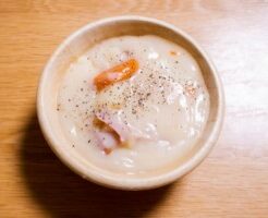 焼きカニカマの卵白スープ