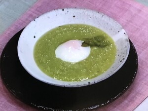 アスパラガスの温たまスープ