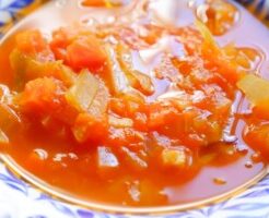 春キャベツの ピリ辛トマトスープ