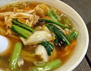 豚肉とチンゲンサイの 中華風スープ