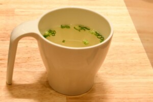 ピリ辛青唐辛子のにんにくスープ