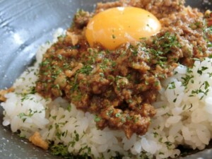 ヒルナンデスのレシピ・うずら卵のキーマカレー