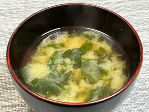 家事ヤロウのレシピ・ゆし豆腐とアーサの味噌汁