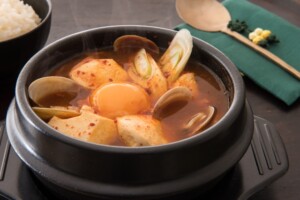 きょうの料理ビギナーズのレシピ・小松菜とあさりのチゲ