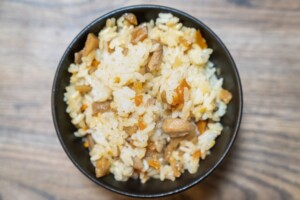 バゲットのレシピ・鶏と根菜の混ぜ込みご飯