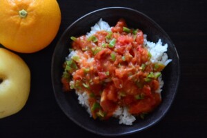 家事ヤロウのレシピ・焼き鳥トマト丼