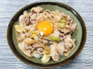 ヒルナンデスのレシピ・とろ玉豚丼&ユッケジャンスープ