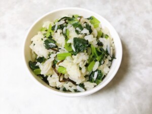 きょうの料理のレシピ・小松菜とひき肉のオイスターソースご飯