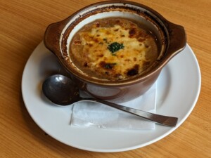 沸騰ワード10のレシピ・オニオングラタンスープ