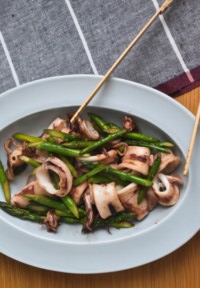 【きょうの料理ビギナーズ】アスパラとやりいかの黒こしょう炒めのレシピ