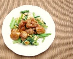 きょうの料理ビギナーズのレシピ・鶏肉と小松菜の炒め物