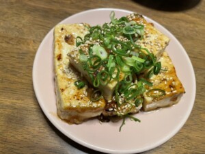 キューピー3分クッキングのレシピ・豆腐ステーキ ピリ辛ツナもやし