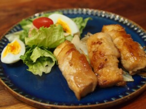 きょうの料理ビギナーズのレシピ・こんにゃく肉巻きのしょうが焼き