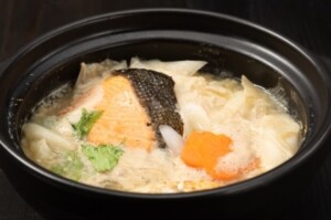 土曜はナニするのレシピ・サケときのこのうま味スープ