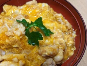 家事ヤロウのレシピ・鶏ひき肉の親子丼