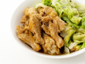 きょうの料理ビギナーズのレシピ・手羽元とキャベツの蒸し煮