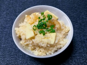 しあわせは食べて寝て待てのレシピ・筍ごはん