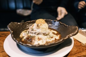 ZIPのレシピ・あぶりチーズミックスもつバーグカレー