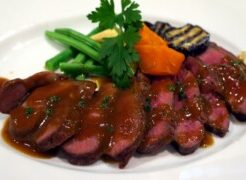 ZIPのレシピ・カモ肉ローストおまおうチョコソース