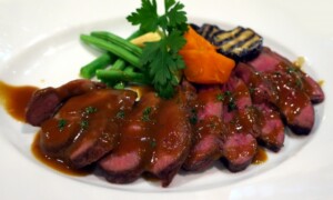 ZIPのレシピ・カモ肉ローストおまおうチョコソース