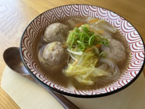 しあわせは食べて寝て待てのレシピ・肉団子と野菜のスープ