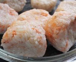 ヒルナンデスのレシピ・ごま香る鮭おにぎり