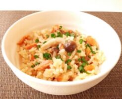 ウワサのお客さまのレシピ・鮭ときのこの混ぜご飯