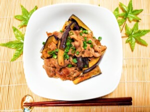 ノンストップのレシピ・豚こま肉と茄子ズッキーニのさっぱりオイ照り