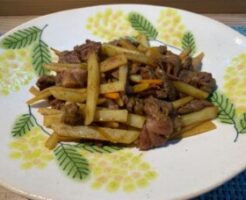 キューピー3分クッキングのレシピ・チーズ牛肉とじゃが芋の炒めもの